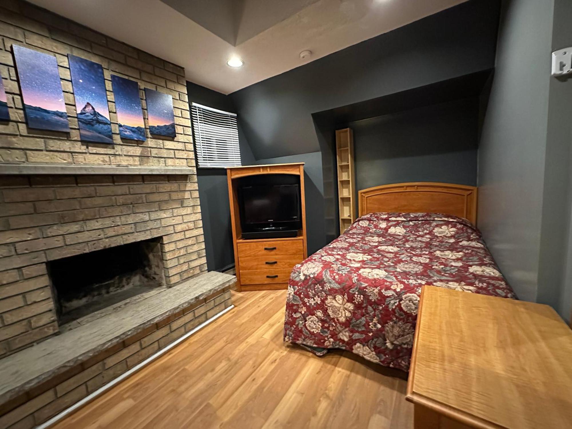 Nox Hostel Toronto Exterior photo