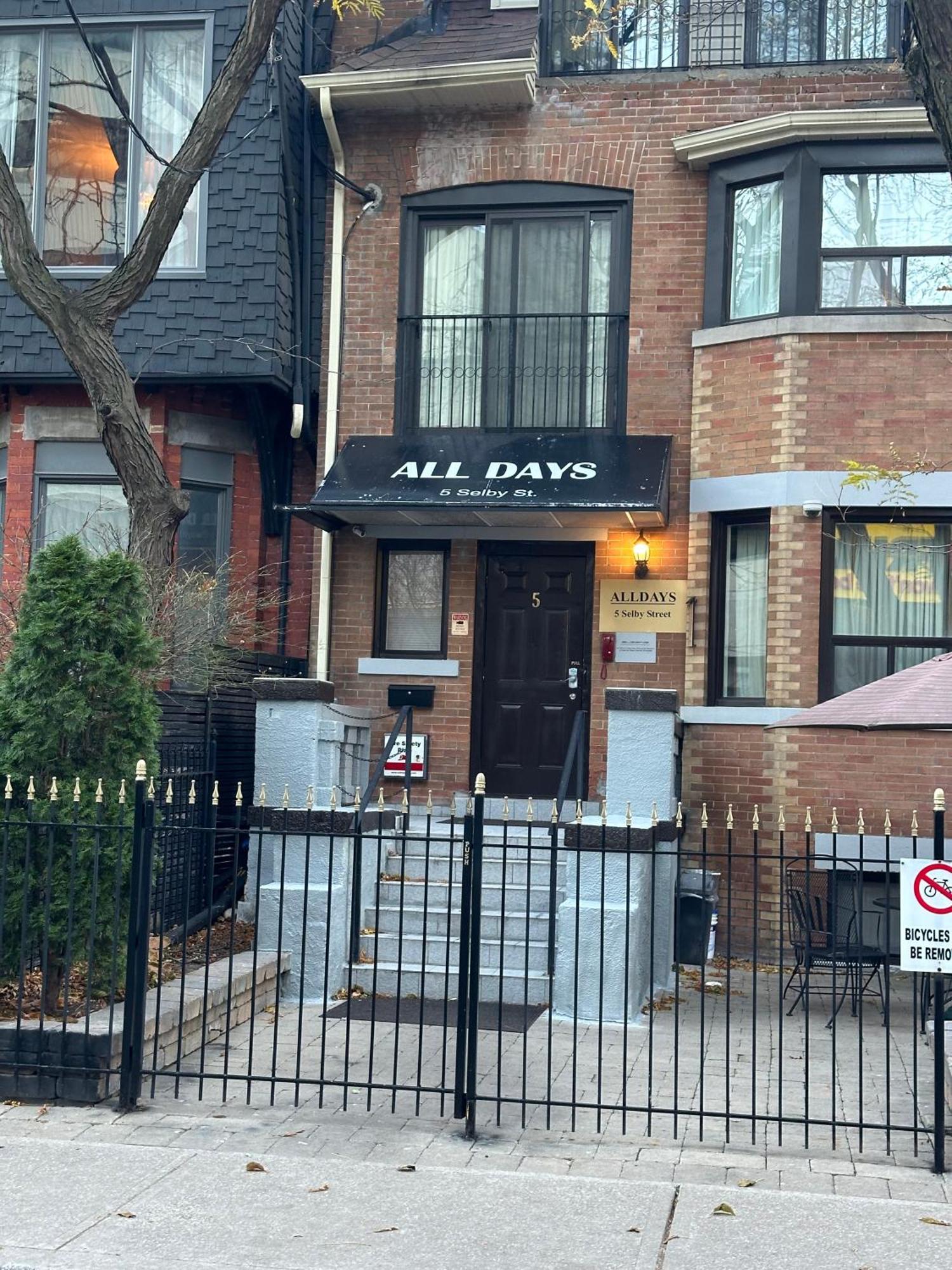 Nox Hostel Toronto Exterior photo